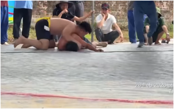 Bác sĩ nói về cú ng:ã ng:uy hi:ể:m khiến đ:ô v:ật g:ãy c:ổ, t:uvo:ng trong ngày hội làng đầu năm: Nghe xong gi:ật mình luôn