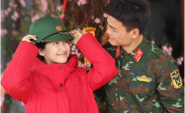 Bé Bo gọi chồng mới của Hòa Minzy ngọt như mía lùi: “Yêu quý và suốt ngày theo bố”, phản ứng của thiếu gia Minh Hải mới gây bất ngờ