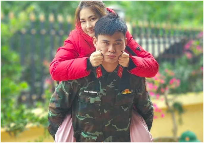 Hòa Minzy thông báo có tin vui sau khi công khai bạn trai Văn Cương: “Sao mà nhanh quá vậy, chúc mừng anh chị”