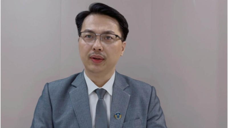 Rồi xong, luật sư nổi tiếng cho rằng việc Gờ Ráp xóa tài khoản của tài xế vụ Nhạc sĩ Minh Khang là không hợp lý: Nói rõ và giải thích cạn kẽ khiến người nghe đồng lòng ủng hộ