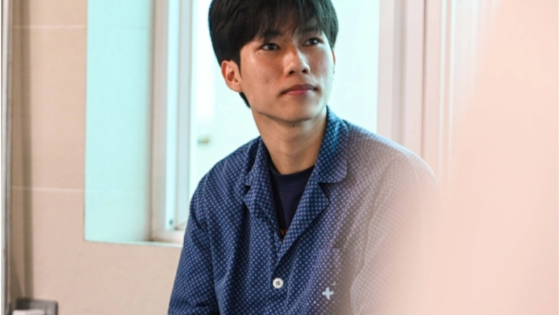 Chân dung chàng trai nam sinh liều mình cứu người vụ đ::ập ph::á m:ái tôn nhà cháy: Tới bây giờ vẫn giấu mẹ và gia đình