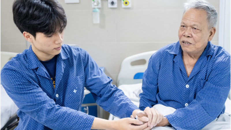 Nam sinh ĐH Bách khoa Hà Nội cứu người trong vụ ch:áy tại Lĩnh Nam kể lại sự việc: “Lúc ấy trong đầu em chỉ nghĩ tới việc cứu người, không nghĩ gì thêm”