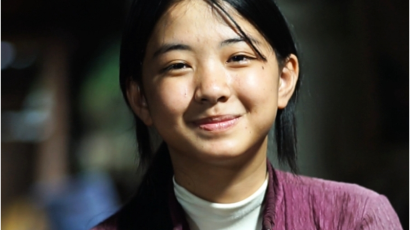 Quá xúc động: Bé gái 16 tuổi nuôi ba em nhỏ tuyên bố không nhận tiền từ thiện nữa, con số đã lên 4,5 tỷ