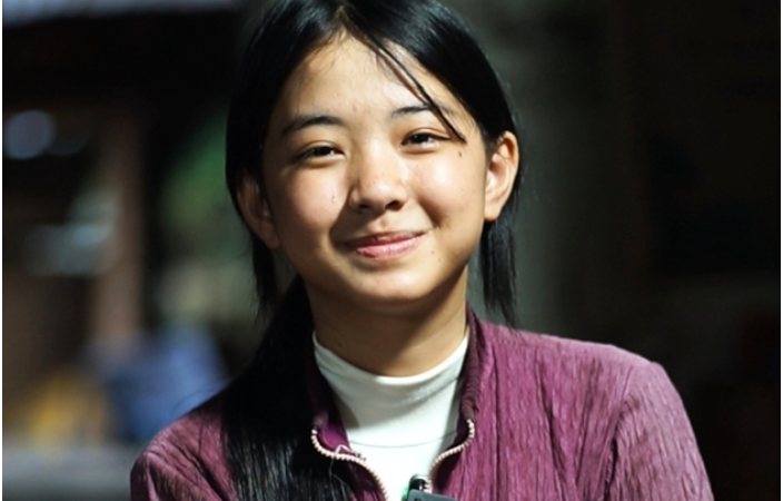 Bé gái 16 tuổi nuôi 3 em lần đầu nói về người đàn ông mẹ đưa về nhà sau khi bố mất: Không ngờ luôn mà