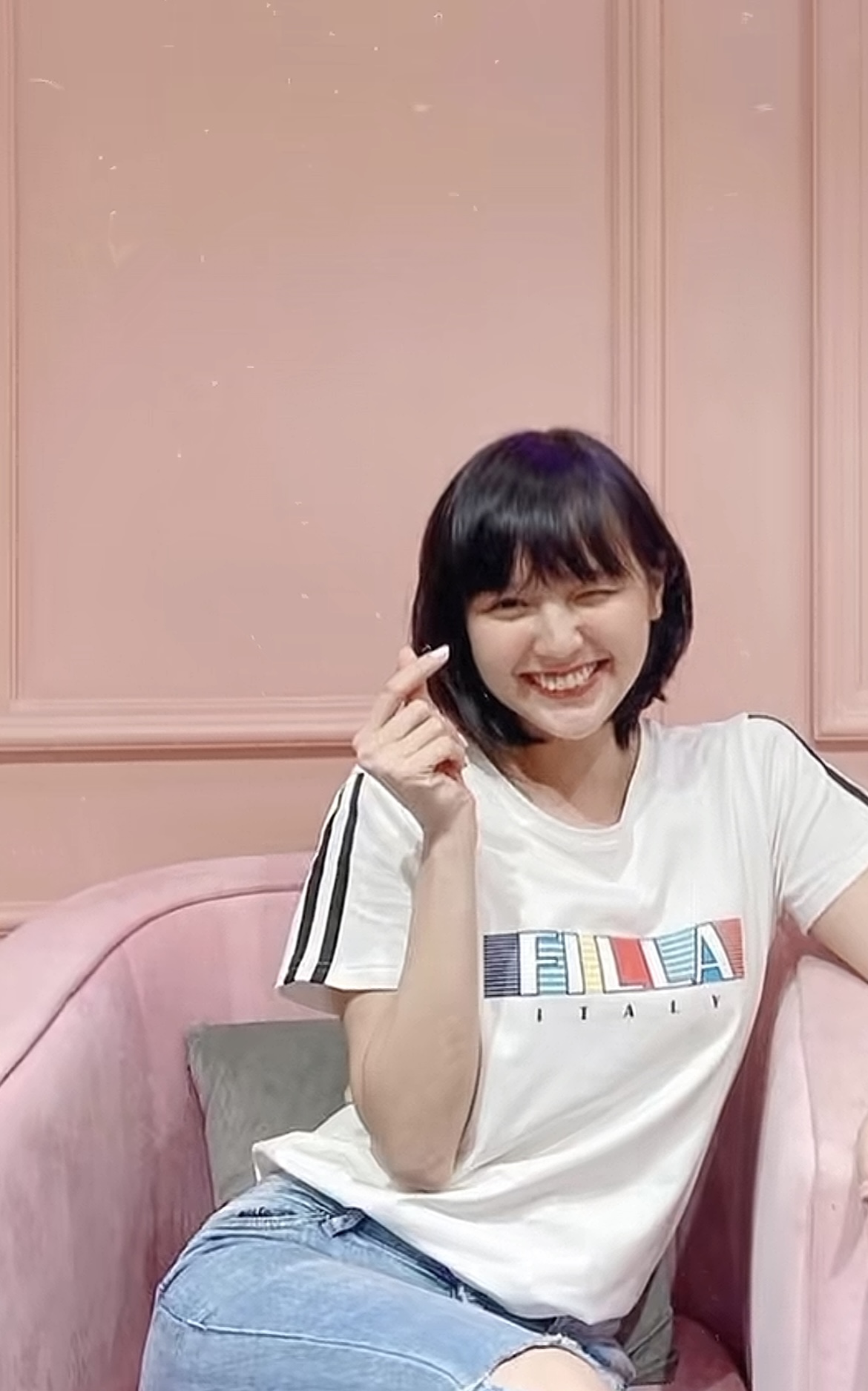 Hải Tú lộ nhan sắc cam thường gây sốc, dân mạng khó hiểu: Visual vậy mà vẫn  được Sếp “chốt đơn”?