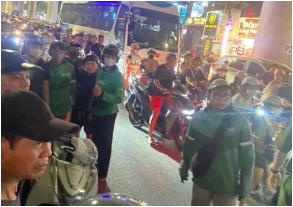 CA vào cuộc vụ nữ tài xế bị đôi nam nữ đ:á::nh gục tại chỗ ở Hà Nội: Nhân chứng kể rõ hết mọi chuyện