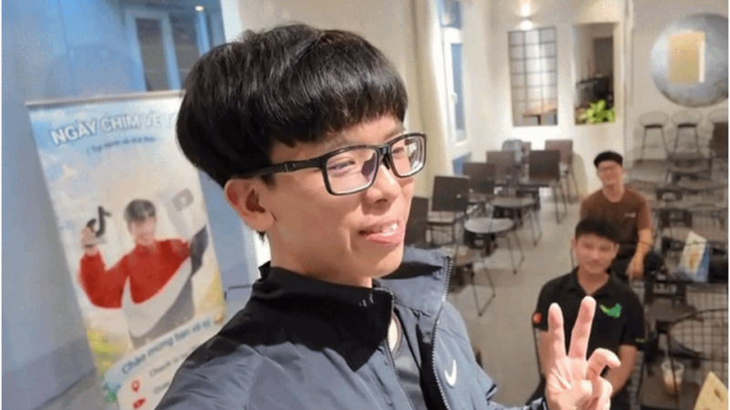 Tóp tóp cơ tận 1,6 triệu theo dõi, tổ chức off fan: Đến ngày thì chỉ có 2 người tới đang gây xôn xao