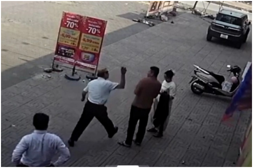 Vụ tài xế cầ:m gạ::ch hà::nh hu::ng đôi vợ chồng ở Nghệ An: Hé lộ rõ nguyên nhân, quá là b:ức x:úc