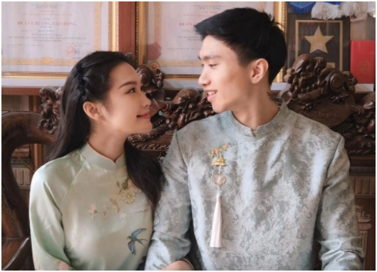 MXH lan truyền thêm 1 cô gái nữa cũng bị Đoàn Văn Hậu nhắn tin hỏi thăm: “Nhìn tin nhắn còn s:ố/c hơn”