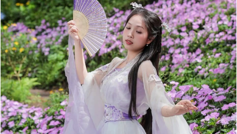 Quán Cô Long Đà Lạt có gì hót mà nhiều người đến quán uống thế: Tới cả người nước ngoài cũng tới quán sống ảo