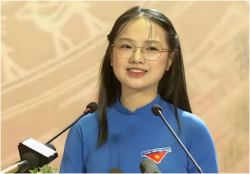 Rõ danh tính nữ đoàn viên áo xanh đang rần rần hiện nay: Không ngờ em lại xuất sắc đến thế