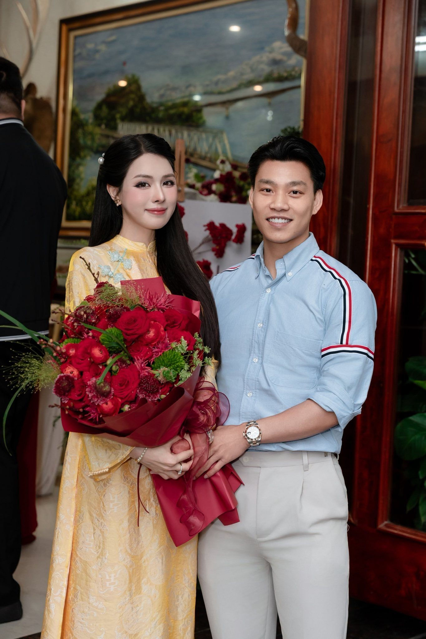 Vũ Văn Thanh mang sính lễ “khủng” đến nhà vợ dạm ngõ: Không gian hoành tráng khiến ai nhìn cũng trầm trồ!