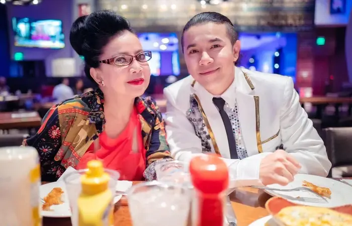 Sau 2 tháng Kasim Hoàng Vũ qua đời, tình trạng của mẹ cố nam ca sĩ khiến ai nghe cũng nghẹn lòng…