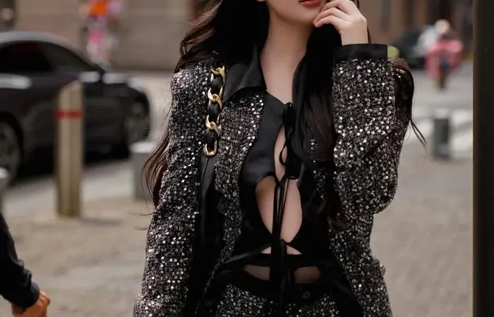 Ngọc Trinh diện outfit “cắt xẻ tới bến”, dân mạng đỏ mặt khi zoom kỹ: Đẳng cấp hở bạo đúng là không đối thủ!