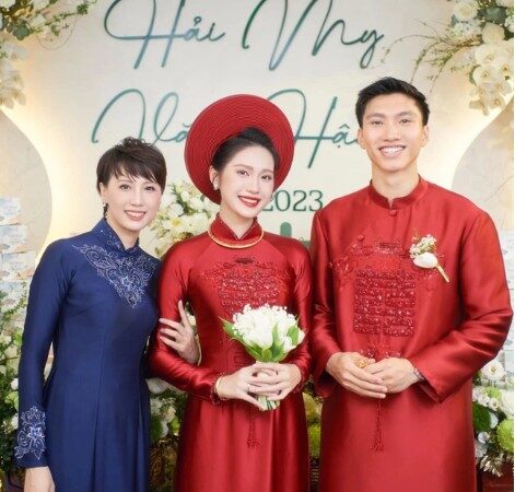 Mẹ Doãn Hải My tiết lộ: ‘Đoàn Văn Hậu từng phải đứng ngoài nhà 20 phút mới được gặp con gái tôi, may phước lắm mới cưới được Doãn Hải My, không phải người nổi tiếng là được ưu ái đâu’