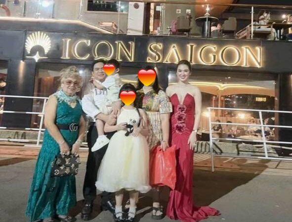 Ngọc Loan tiếp tục lộ bằng chứng “khó chối” với gia đình bác sĩ thẩm mỹ đình đám: Tin đồn có con với nam bác sĩ ngày càng chắc nịch!