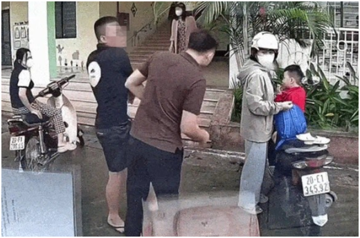 Rõ nguyên nhân phụ huynh t:á::t tài xế giao thực phẩm giữa trường mầm non ở Bắc Ninh: Chỉ đơn giản thôi mà hà:nh x:ử vậy đấy