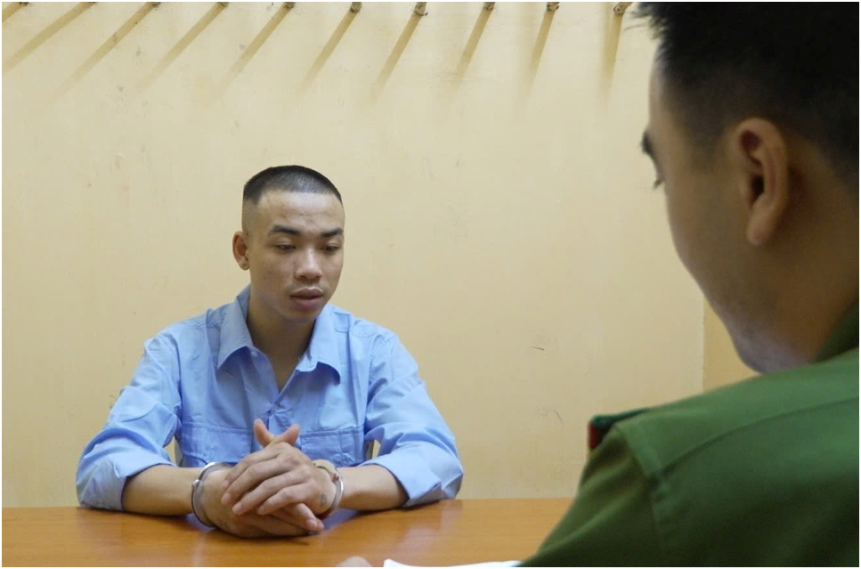 Bố dượng thừa nhận bỏ đói và đ::á:nh đ::ậ:p bé gái 4 tuổi là để dạy dỗ: “Cho bé nên người, không phải h:ỗn l:á::o với người lớn”