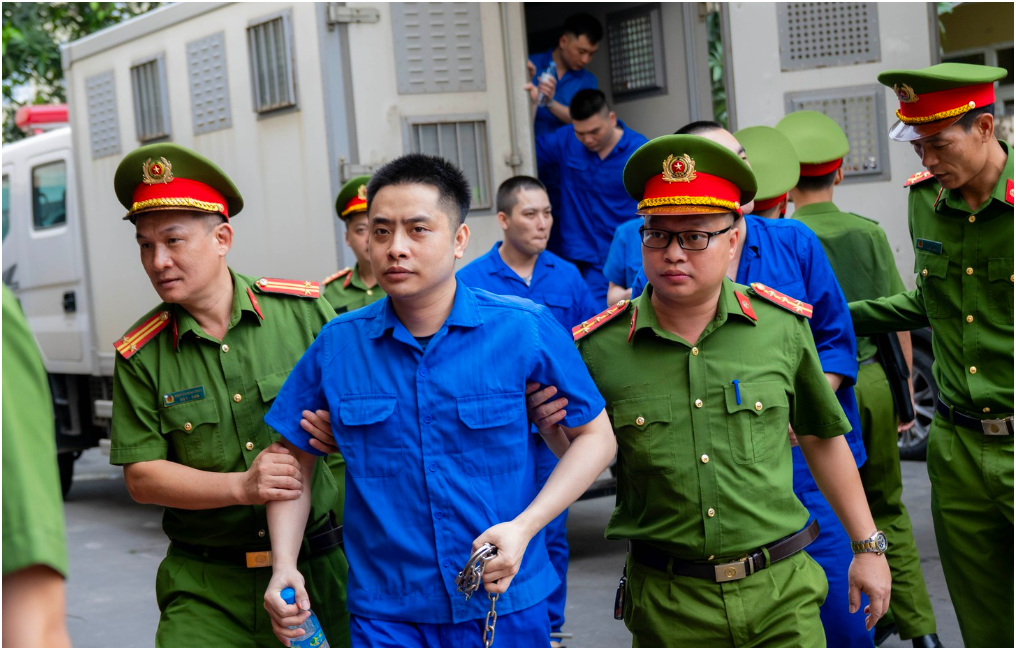 Bùi Đình Khánh nói điều không ngờ sau phiên xét xử cuối cùng: “Mặt vẫn hiên ngang, không thể chấp nhận nổi”