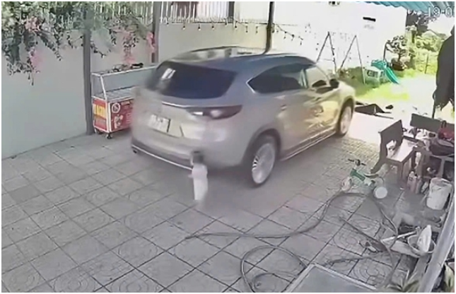CA vào cuộc vụ bé gái 15 tháng tuổi bị ô tô lùi xe cán t:uvo*g: Điều tra, làm rõ nguyên nhân vụ việc