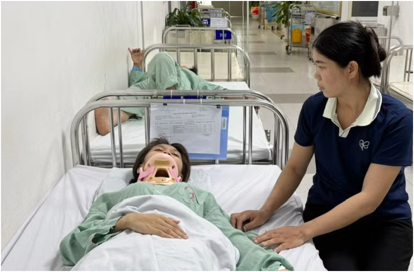 Vụ nữ sinh bị đ:á::nh hội đồng trong nhà vệ sinh: Nạ:n nh:ân có tiền sử ch::ấn thư:ơng nặng, đinh cố định còn chưa kịp lấy ra