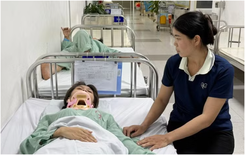 Mẹ cháu K nói rõ, nghe mà xót xa: “Mỗi bữa cháu chỉ ăn được vài miếng cháo hoặc uống chút sữa”