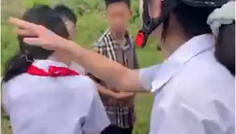 Lại nữa, thêm một vụ nữ sinh lớp 6 bị nhóm bạn cùng trường đ:á::nh hội đồng sau lễ bế giảng: Phải nhập viện điều trị, quá b:ức x:úc