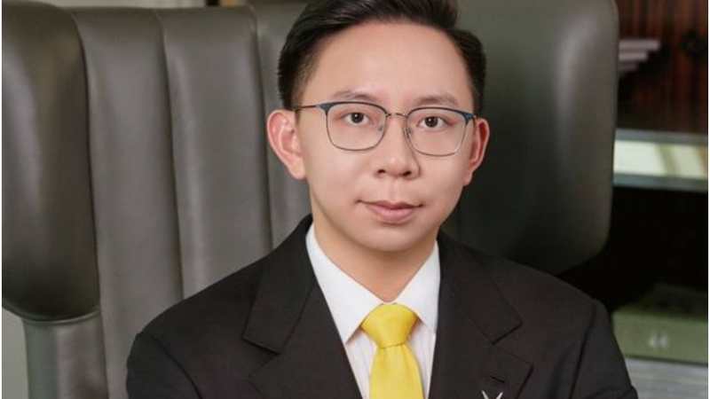 Rõ chân dung con trai cả của Phạm Nhật Vượng, người vừa lên chức Chủ tịch Hội đồng Quản trị V:inF:ast: Đẹp trai, tri thức lắm luôn