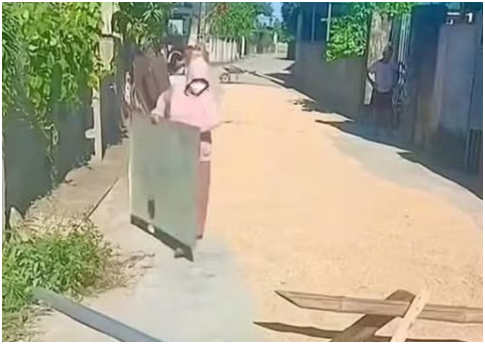 Đã rõ thái độ của người có hành vi đ::e d::ọ:a tài xế khi làm việc với CA vụ phơi lúa lấn chiếm lòng được: Không ngờ luôn