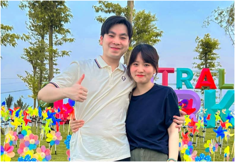 Nhiều người không ngờ về hôn nhân kín tiếng của chị gái Quang Linh: Cùng học chung lớp với nhau, thêm 1 điều nữa ít ai biết