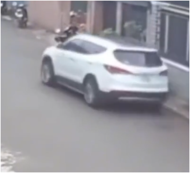 Đã rõ lý do bé trai 12 tuổi lái ô tô qua nhiều hẻm ở Đắk Lắk: Hóa ra là vì điều này đây