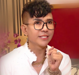 Sự nghiệp của ca sĩ Long Nhật trước khi vướng bê bối liên quan ma túy khiến nhiều người tiếc nuối: Gần 40 năm hoạt động nghệ thuật, được khán giả yêu mến và nhiều đồng nghiệp trong showbiz nể trọng