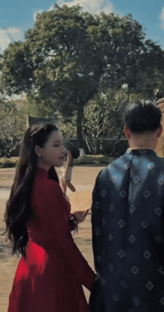 Tuyển thủ Văn Thanh và vợ tiểu thư “trâm anh thế phiệt” gây choáng khi đầu tư tới 8 bộ ảnh cưới: Độ chịu chi khiến ai xem cũng trầm trồ!
