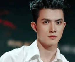 Nam diễn viên Việt bị chê tên thật “quê mùa”, ai ngờ màn đáp trả quá cao tay khiến cả cõi mạng vỗ tay rần rần: EQ đỉnh thế này bảo sao ngày càng được mê!