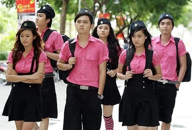 Giữa lúc Nam Cường trở thành tâm điểm chú ý, bức ảnh với Miu Lê bất ngờ viral trở lại khiến dân mạng xôn xao