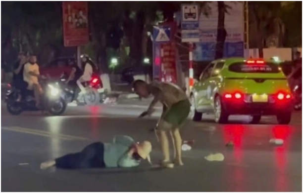 Vụ người đàn ông đ::â:m người phụ nữ giữa đường: Luật sư lên tiếng, nói rõ hình phạt, chuyến này đi xa quá rồi