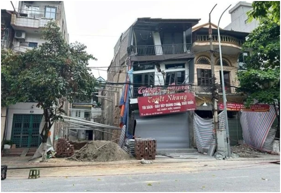 Rõ diễn biến mới nhất vụ đào móng công trình khiến nhà bên cạnh n:ứt to:ác, nguy cơ đ:ổ s:ập: “Chuyến này mệt rồi đây”