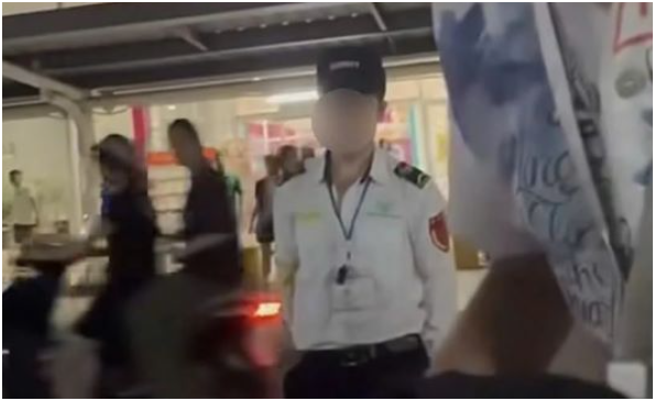 A:eo:n M:all lại tiếp tục xin lỗi, khẳng định khách hàng hoàn toàn đúng: “Mong thứ lỗi vì trải nghiệm không tốt”