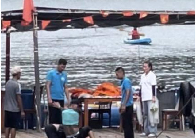 Tình hình 10 người gặp nạ:n còn lại trong vụ l:ật tàu trên Vịnh Lan Hạ khiến một nữ du khách t:uvo*g