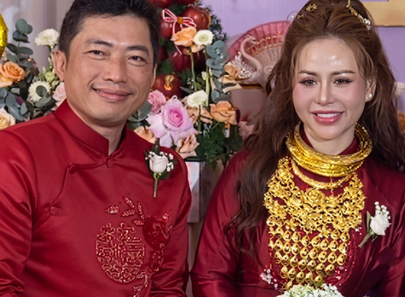 Kinh Quốc một mực phủ nhận chuyện tái hôn, nhưng phía đàng gái lại công khai loạt hình ảnh và vid:eo đám cưới: Ẩu thật chứ!