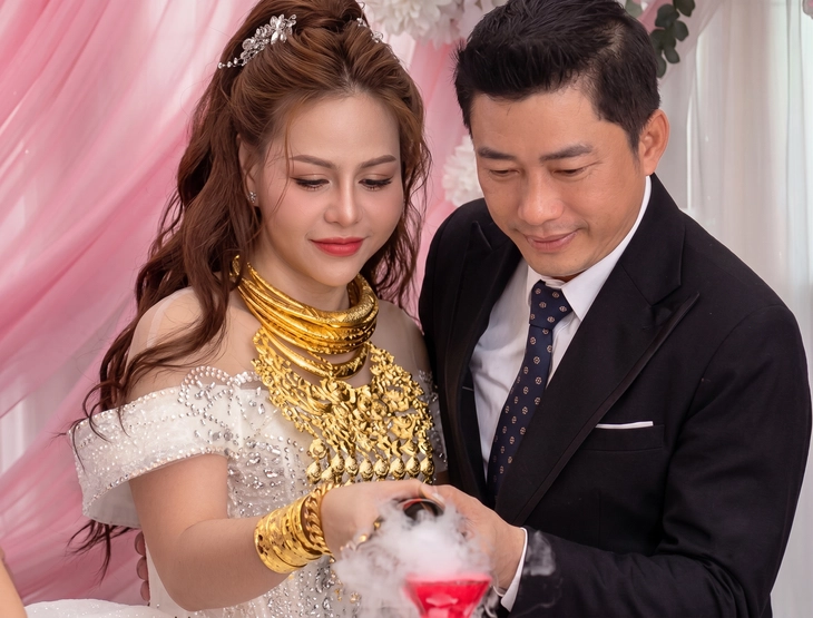 Đám cưới lần 3 của Kinh Quốc gây sốt: Nhà trai mang sính lễ “khủng”, đủ thấy cô dâu được xem trọng thế nào