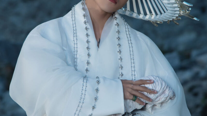 Sơn Tùng M-TP có động thái không ngờ giữa lúc vướng tranh cãi vụ “mượn” ý tưởng của nghệ sĩ Lê Giang: Bất ngờ thiệc sự luôn!