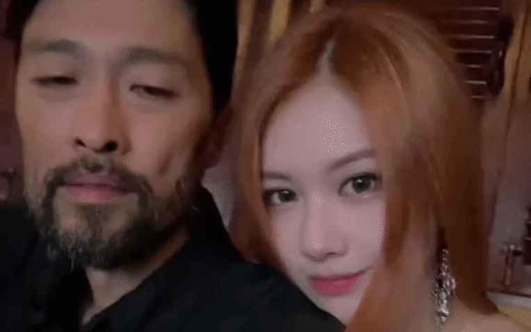 Johnny Trí Nguyễn lộ chuyện hẹn hò mỹ nhân kém 24 tuổi hậu chia tay mối tình 10 năm: Đàng gái tung cl:ip 8 giây gây sốc