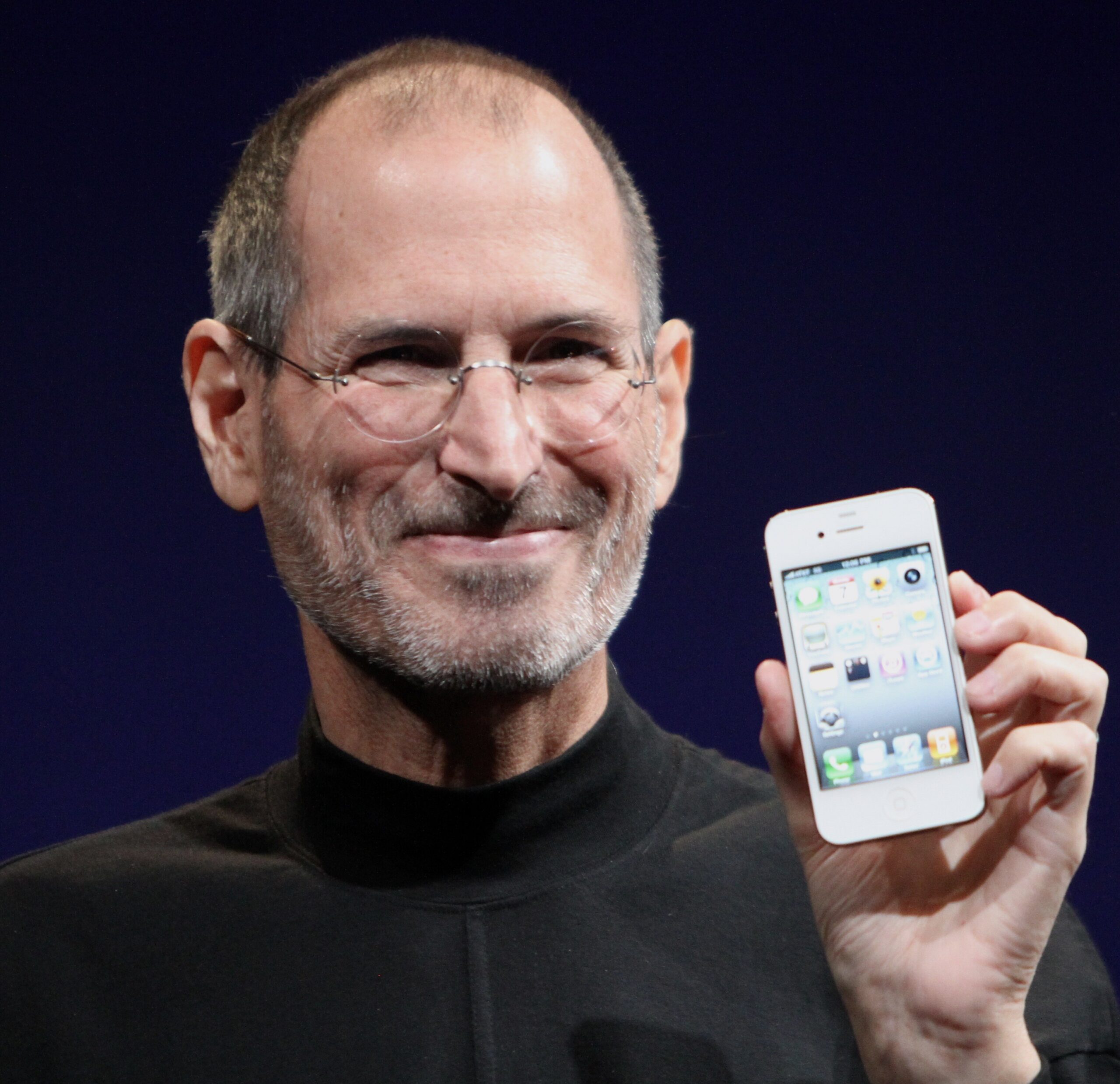 Steve Jobs là ai mà khiến cả MXH nháo nhào sau đề thi Văn THPT 2026? Nhiều người đùa: “Cho tôi thi lại chắc cũng toang”